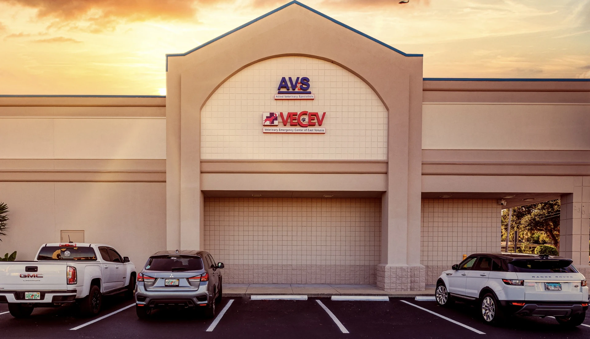 Exterior of Allied Veterinary Specialists at sunset